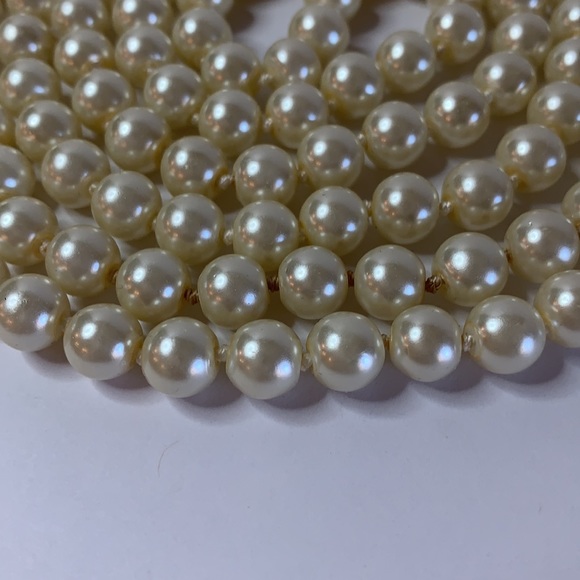 String of pearls, 28in - Picture 3 of 3